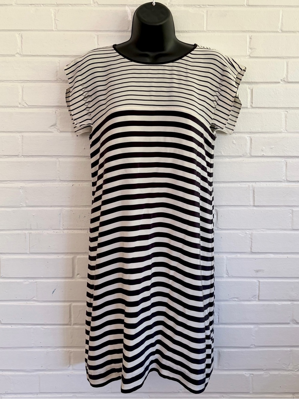Tibi 100% Silk Black and White Striped Shift Dress, SZ 4 EUC 🐼
